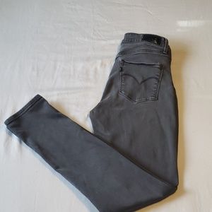 High Rise Skinny Levis 28/32